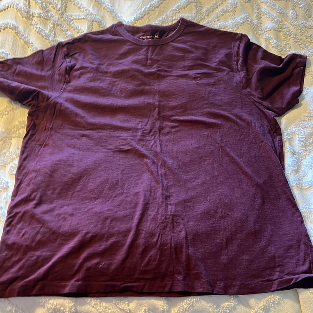 Men’s American Eagle T-shirt. Super soft standard fit. Size XL